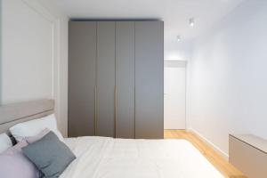 Soft Cloud 1BR in Business Area