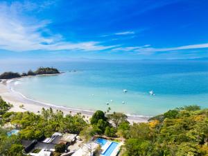 Deluxe Apt with Ocean View & Beach Access only 1 hour drive from San Jose