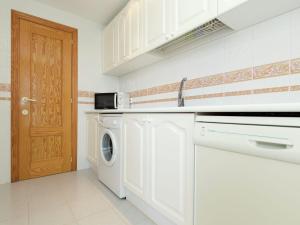 Well-kept apartment with views of the sea, two swimming pools near Vinaròs