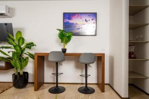 Studio walk distance to Wallmart and 5ta Avenue