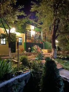 Căsuța fă rai din ce ai - 萨拉他蒙蒂鲁