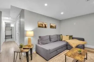 Cosy Guest Suite Near Shops, Transit, Hwy and GO! - Milton