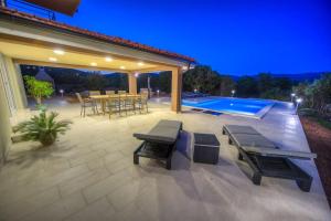 New Luxury Villa with heated Pool, Marina-Trogir