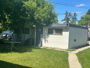 Spotless 2 Bedrooms Suite 2 in Winnipeg
