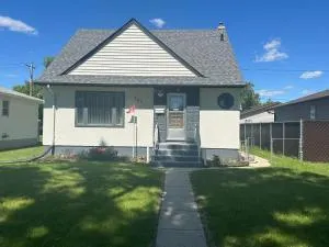 Spotless 4 Bedrooms 4 Beds Sleep 8 in Winnipeg - Kildonan