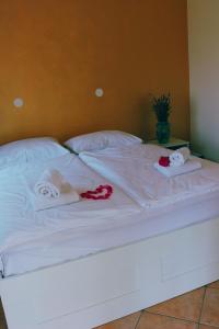 Piran Beach House - Private Oasis - Beachfront Apartment with a sea view terrace