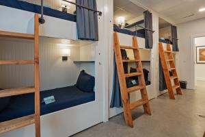 ITH Santa Barbara Surf Hostel