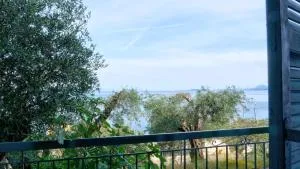 Evo's Sea view resort - Glyfa