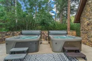 Upper Stone Lodge - Hot Tub & Game Room - Upper Unit - Cascade-Chipita Park
