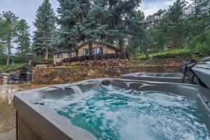 Lower Stone Lodge - Hot Tub - Game Room - Lower Unit