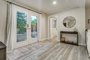 Lower Stone Lodge - Hot Tub - Game Room - Lower Unit