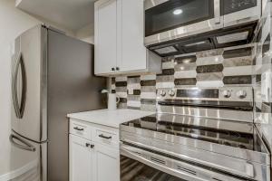 Lower Stone Lodge - Hot Tub - Game Room - Lower Unit