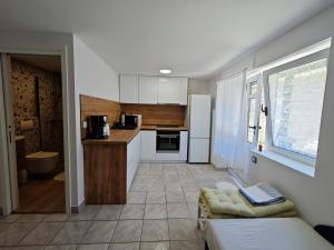 Apartments by the sea Veli Losinj, Losinj - 8031