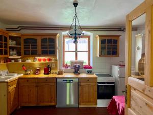 Stylově romantická venkovská chalupa Mlýnské Struhadlo