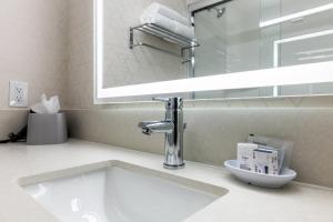 Standard Room with Two Queen Beds room in Holiday Inn Express Van Nuys