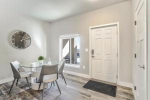 Ground Floor Condo-mins to downtown-Pet Friendly