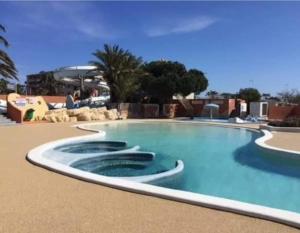 Villages vacances Mobil Home LES FLAMANTS ROSES CATHY&ROBERT : photos des chambres