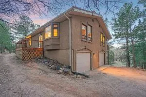El Dorado- Cozy Retreat-Hot Tub-Upper Level - Pikeview