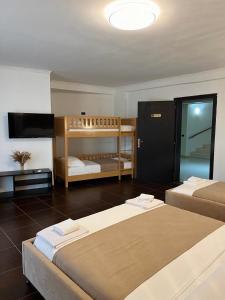 PARADISE Laguna Vain