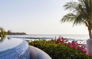 Casa Manzanillo - Point Room - Ocean Front Room at Exceptional Beach Front Location