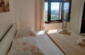 Holiday house with a parking space Mundanije, Rab - 23396