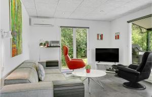 Three-Bedroom Holiday Home In Bogense