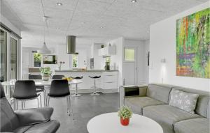 Three-Bedroom Holiday Home In Bogense