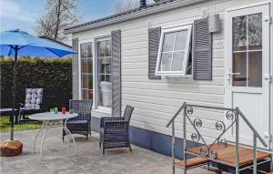 Lovely Home In Tzummarum With Wifi