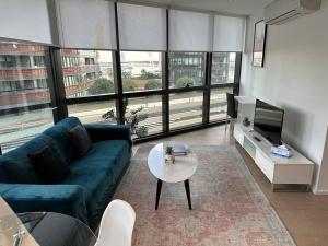 Wyndel Apartments One Bedroom MelCol83809N