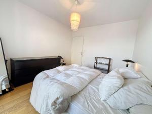 Appartement moderne avec terrasse et parking, au cœur de Granville, à deux pas de la plage ! - FR-1-361-77