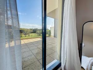 Appartement moderne avec terrasse et parking, au cœur de Granville, à deux pas de la plage ! - FR-1-361-77