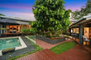 Living On The Edge - A Private Oasis in Paradise - Tinaroo
