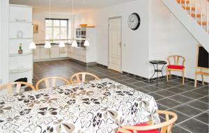 Seven-Bedroom Holiday Home In Bredebro