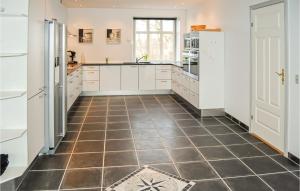 Seven-Bedroom Holiday Home In Bredebro