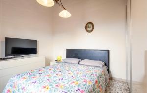 Awesome Home In Montefoscoli With Wifi