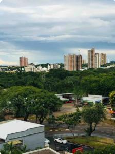 Apartamento compartilhado comigo mais 2 felinos