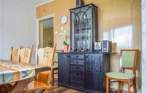 4 Bedroom Gorgeous Home In Nowe Warpno