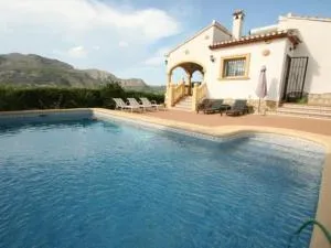 Villa encantadora en Orba con piscina privada y aire acondicionado para 6 personas - HISP-10-3 - Orba
