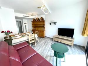 Apartamento Confortable con Parking Privado en el Centro de Vilanova i la Geltrú - ES-332-8
