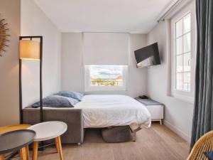 Appartement en centre-ville de Merville Franceville avec cuisine équipée - FR-1-788-19