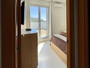 Casa espaciosa con piscina, aire acondicionado y jardín cerca de la playa de Vilanova - ES-332-9