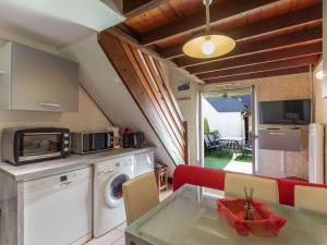 Appartements Chalet Mitoyen avec Terrasse et Parking a Cauterets - FR-1-401-294 : photos des chambres