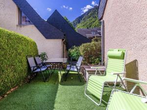 Appartements Chalet Mitoyen avec Terrasse et Parking a Cauterets - FR-1-401-294 : photos des chambres