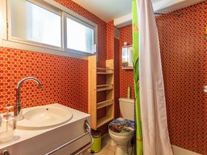 Appartements Chalet Mitoyen avec Terrasse et Parking a Cauterets - FR-1-401-294 : photos des chambres