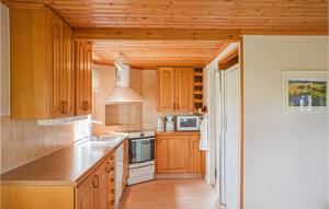 Amazing Home In Tidaholm With Kitchen