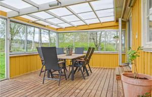 Amazing Home In Tidaholm With Kitchen