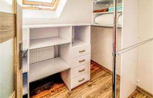 3 Bedroom Awesome Home In Zieleniewo