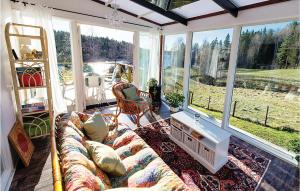 Awesome Home In Stjänrhov With Wifi