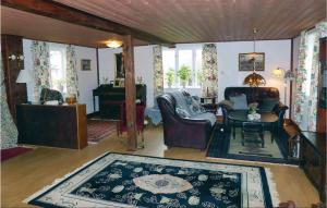 Awesome Home In Stjänrhov With Wifi