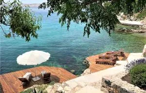 Beach Front Home In Lukovo Sugarje - Doseni